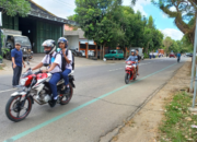 Bahaya, Pembiaran Kabel Internet Jatuh Melintang Jalan di Trenggalek