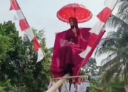 Viral, Lomba Panjat Pinang Berhadiah Janda Muda