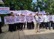 AKD dan PPID Geruduk Pendopo, Paksa Gus Ipin Tetap di Trenggalek