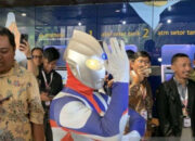 Pelantikan DPR Diwarnai Aksi Legislator Berkostum Ultraman