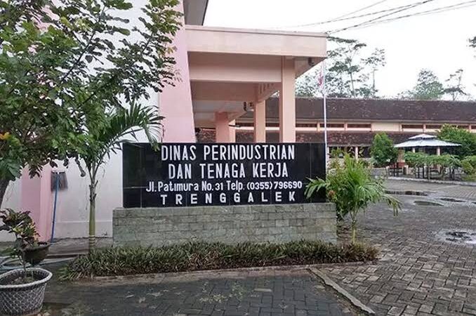 Tak Semua Perusahaan di Trenggalek Gaji Karyawan Sesuai UMK