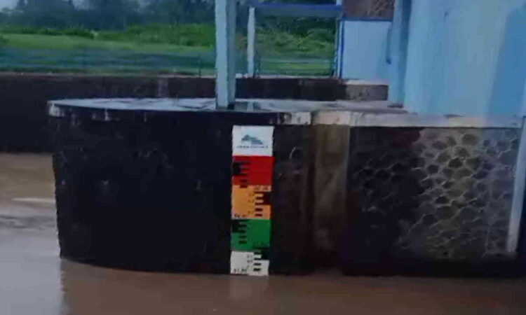 Curah Hujan Tinggi, BPBD Trenggalek Pantau Debit Air Dam Dawung
