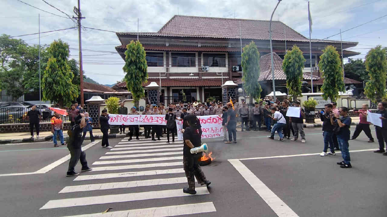 Demo Mahasiswa Trenggalek