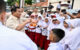 Presiden Prabowo Subianto saat meninjau pelaksanaan makan Bergizi Gratis