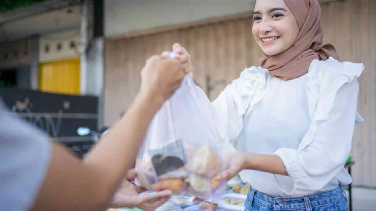 War menu takjil di Kabupaten Trenggalek