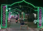 Warga Trenggalek Sambut Lebaran dengan Tradisi Menghias Kampung