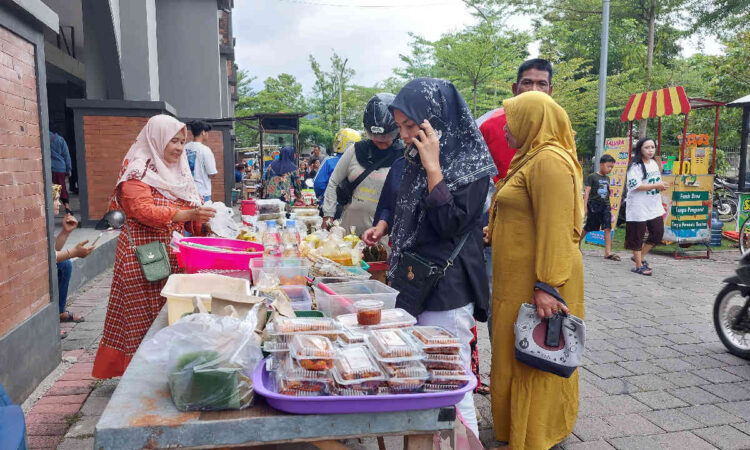 3 Tempat Berburu Takjil di Trenggalek, Banyak Pilihan Makanan Berat dan Ringan