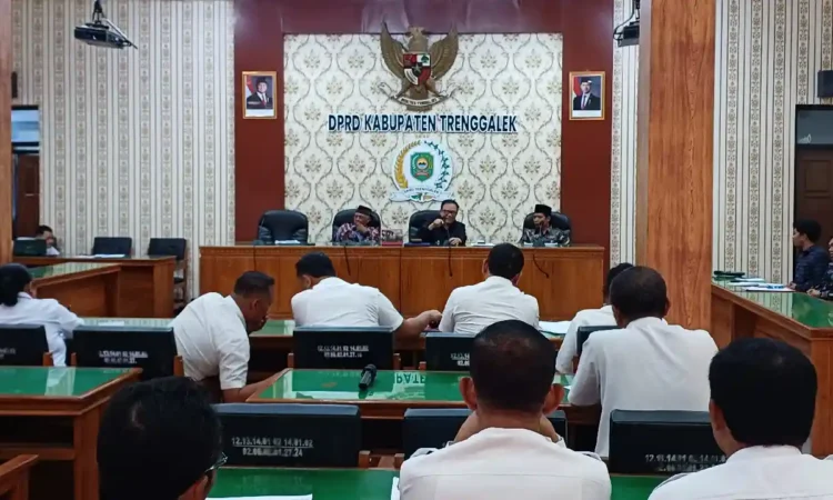 Pemdes Nglebeng Trenggalek dalam Penyelidikan, Pemerintahan Tetap Berjalan