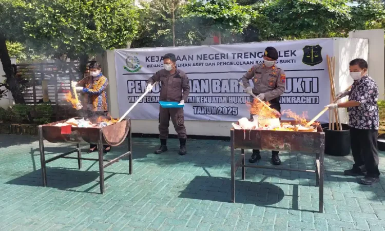 Pemusnahan Barang Bukti Perkara di Trenggalek
