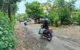 Jalan rusak di jalur Trenggalek menuju Bendungan