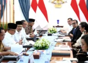 Presiden Prabowo Bahas Pengembangan Sekolah Rakyat dalam Rapat Terbatas