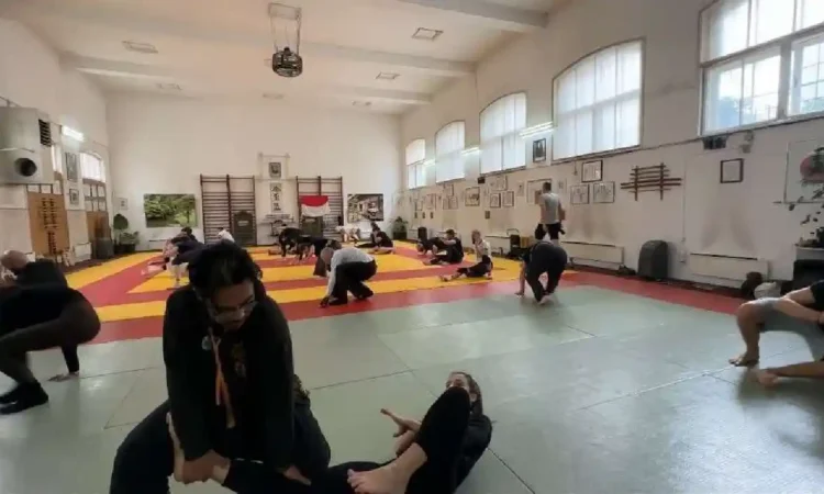 Pencak Silat Indonesia Dikenalkan di Bulgaria