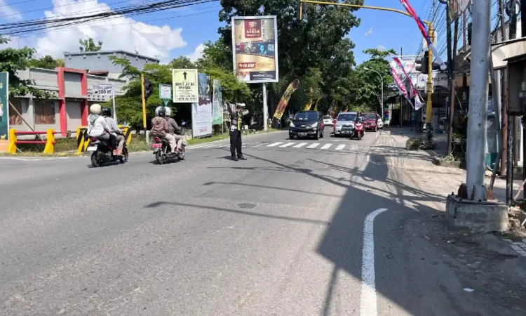 Arus Lalu Lintas Trenggalek Mulai Padat di Titik Rawan Kemacetan