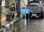 BSI Trenggalek Pasang Papan Parkir Khusus Nasabah di Jalan Umum Tuai Sorotan