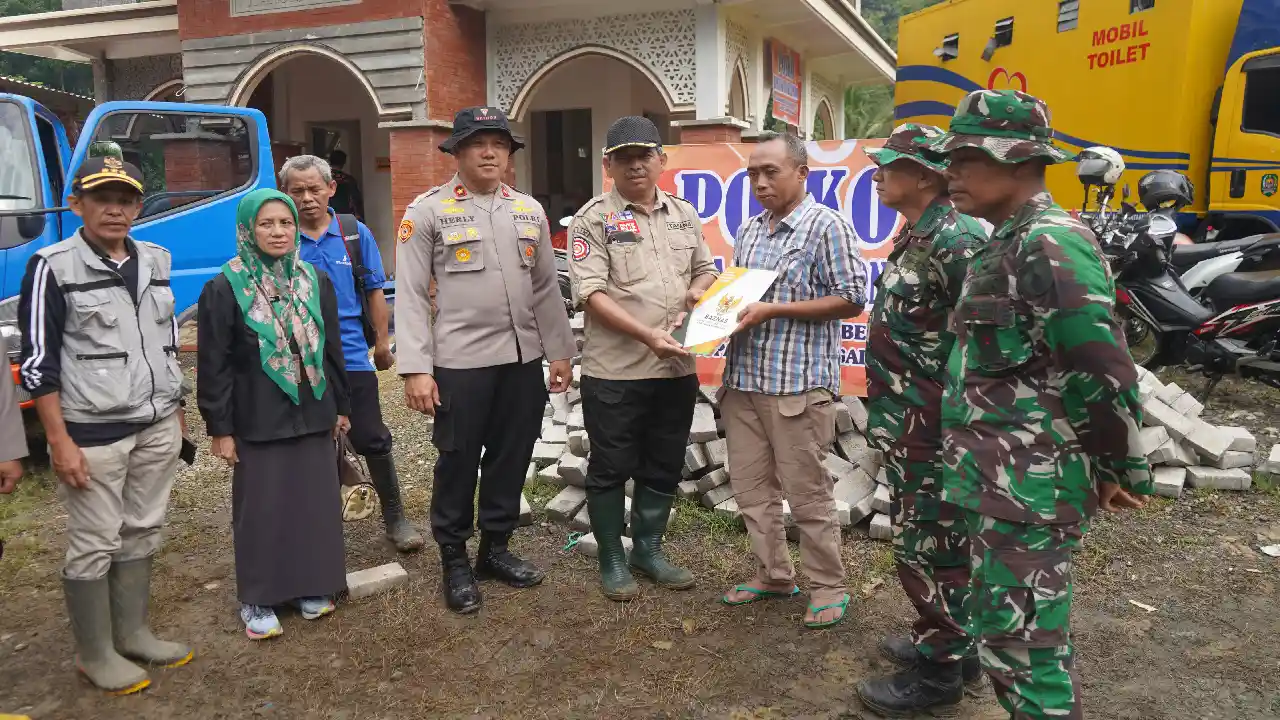 Bantuan Longsor Trenggalek