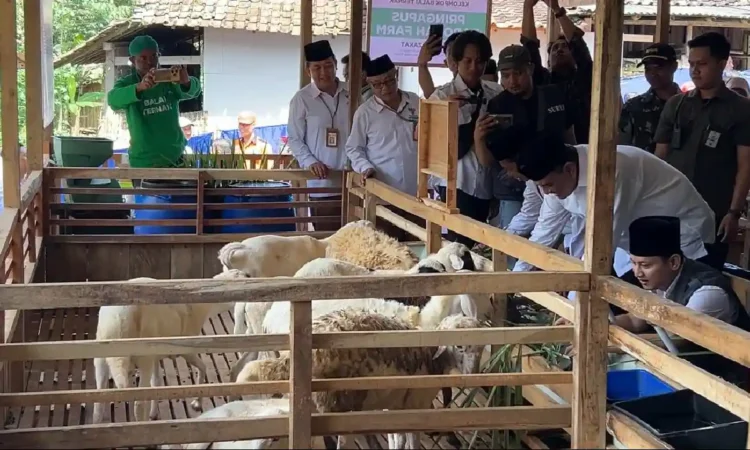 Bupati Trenggalek Menolak Aturan Penerima Bansos Wajib Vasektomi