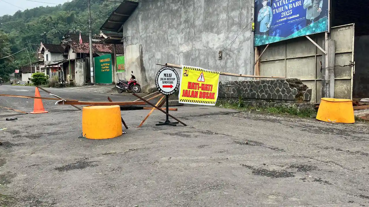 Jembatan Nglegok Trenggalek