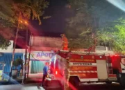 Kebakaran Kabel di Depan Teras BRI Trenggalek Diduga Akibat Korsleting