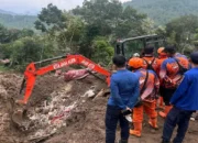 Tim SAR Fokus Pencarian dan Buka Jalur Evakuasi Korban Longsor di Trenggalek