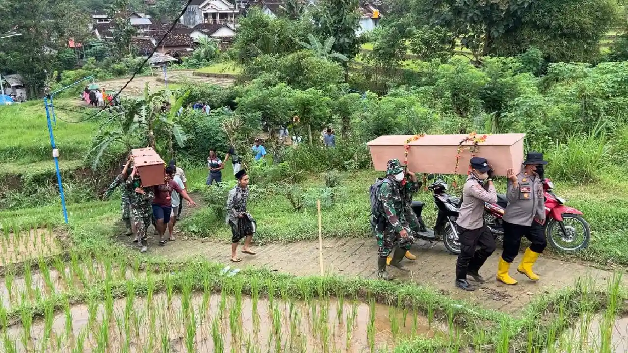 Korban Longsor Trenggalek