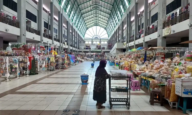 Bupati Trenggalek Rancang Pasar Pon Jadi Dropship Mall