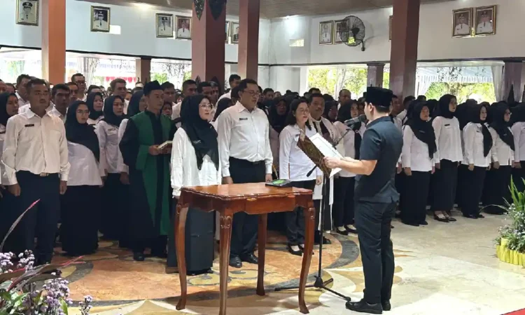 Bupati Trenggalek Lantik 992 ASN Hasil Seleksi Formasi 2024