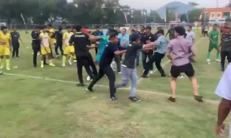 Buntut Ricuh Trenggalek vs Tulungagung Panitia Disanksi Denda dan 2 Laga Tanpa Penonton