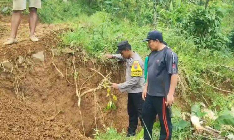100 KK di Trenggalek Terdampak Tanah Gerak, Warga Diimbau Mengungsi Saat Hujan