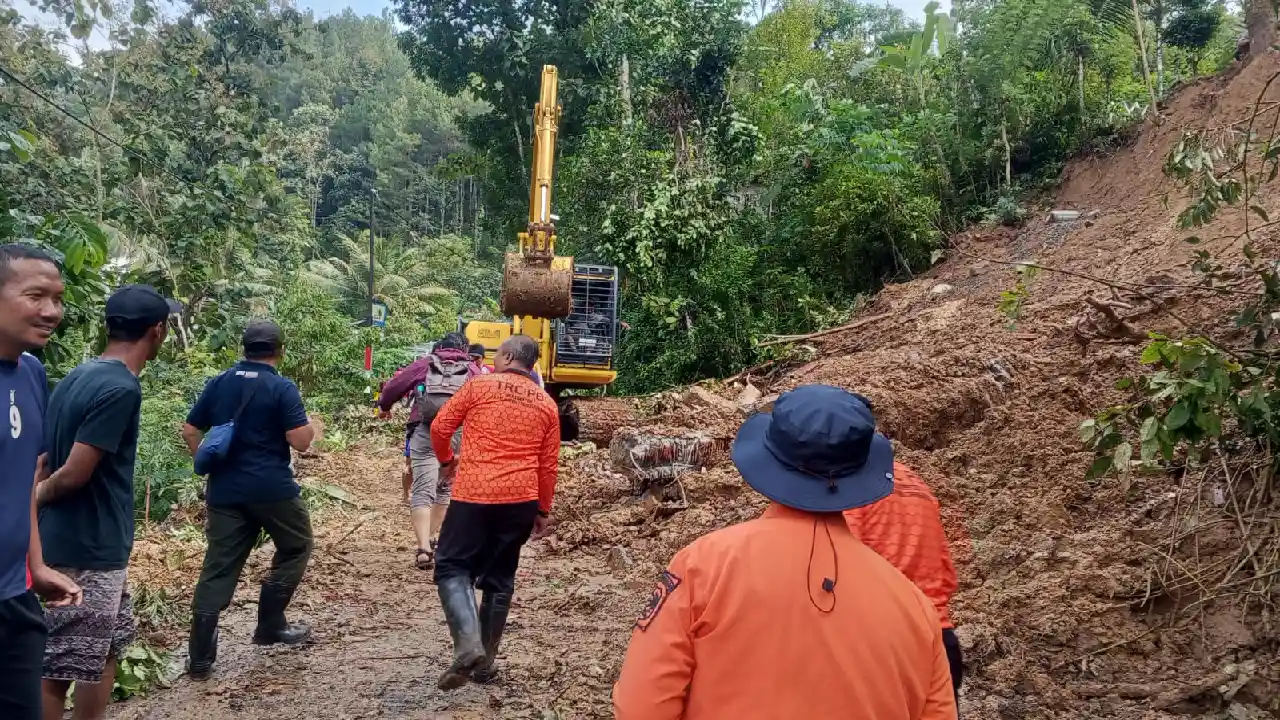 Trenggalek banjir dan longsor
