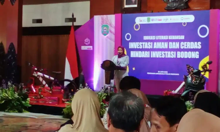 BPR Jwalita Trenggalek Gandeng OJK Edukasi Masyarakat tentang Pengelolaan Keuangan