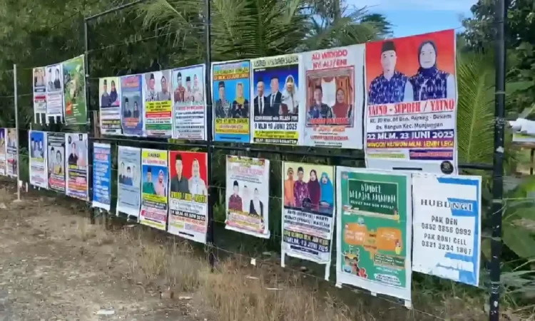 Tradisi Unik Warga Munjungan, Undangan Hajatan Gunakan Banner Mirip Baliho Caleg