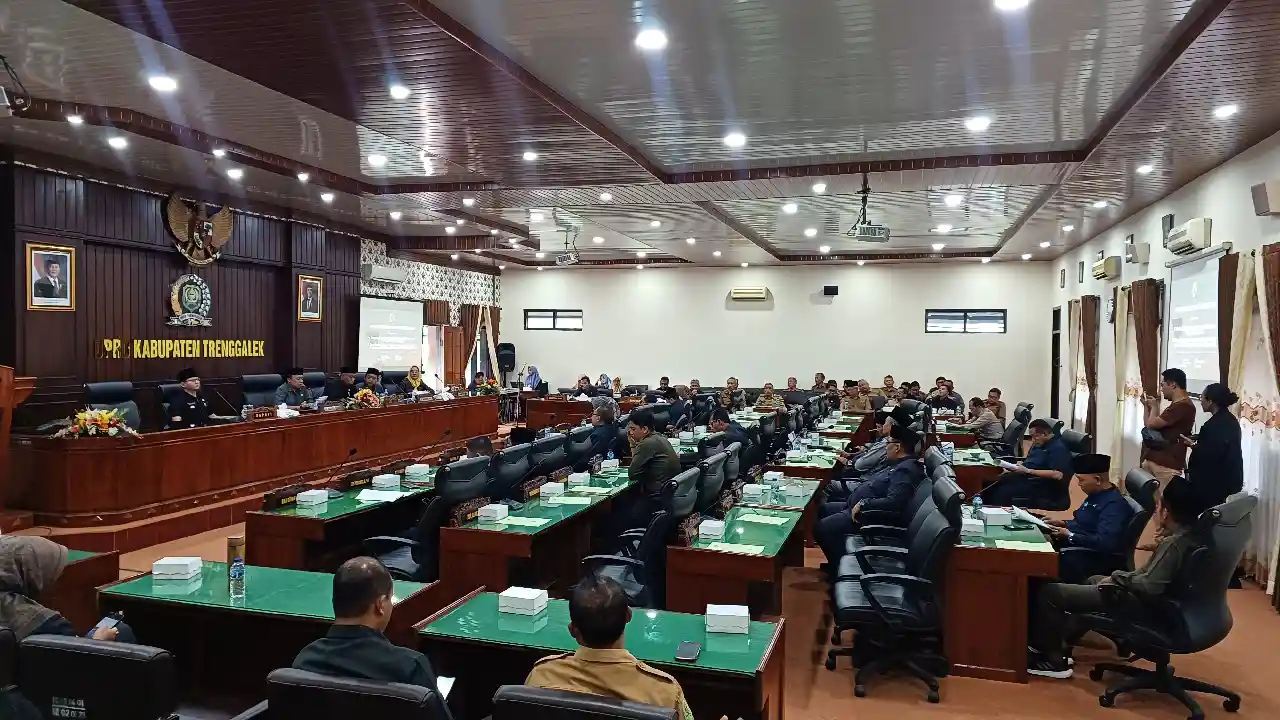 Rapat Paripurna DPRD Trenggalek