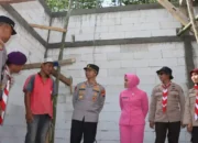 Kapolres Trenggalek Salurkan Bantuan Bedah Rumah Sambut Hari Bhayangkara ke-79