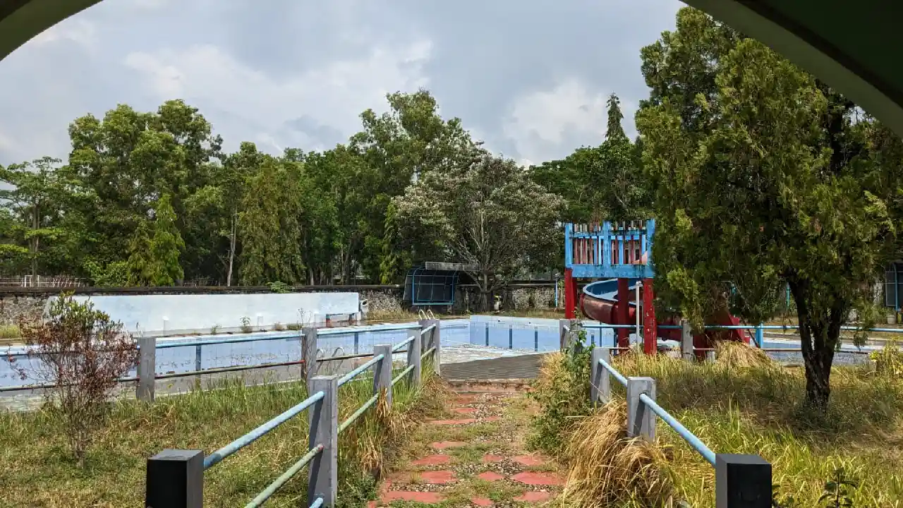 Kolam Renang Tirta Jwalita Trenggalek