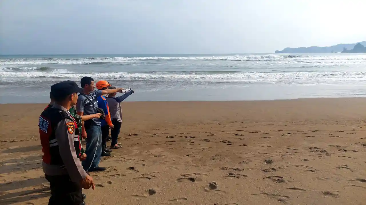 Pantai Konang Trenggalek