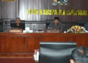 Sekda Trenggalek Mendengar PU Fraksi DPRD atas Ranperda LKPJ dan RPJMD