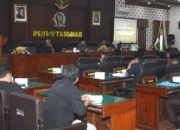 DPRD Trenggalek Terima Jawaban Bupati atas Dua Raperda Penting