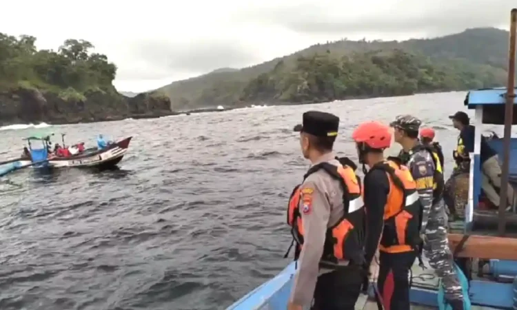 Pencarian 6 ABK KM Sinar Asal Jember di Teluk Prigi Trenggalek Masuki Hari Terakhir