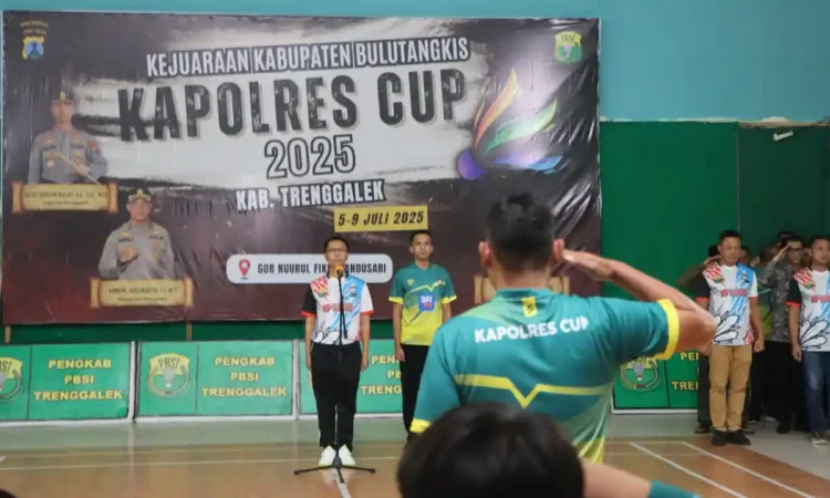 Kapolres Trenggalek Buka Kejuaraan Bulutangkis Kapolres Cup 2025