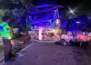 Tabrakan Beruntun di Trenggalek, 3 Rumah Rusak dan 2 Orang Jadi Korban
