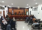 10 Terdakwa Pengrusakan Polsek Watulimo Divonis 6 Bulan 15 Hari Penjara
