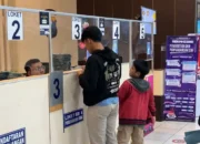 Pelajar di Trenggalek Manfaatkan Libur Panjang untuk Urus SIM