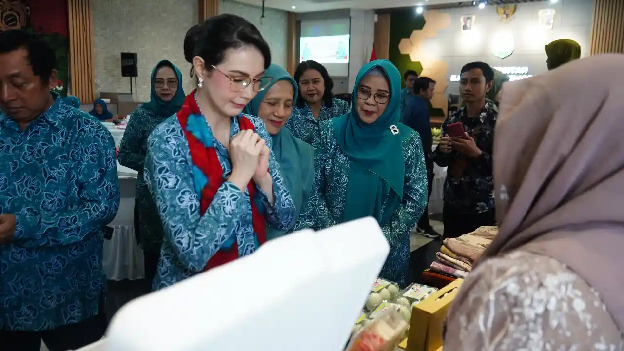 Arumi Bachsin Trenggalek