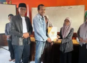 Wabup Trenggalek Serahkan Bantuan untuk Guru Ngaji dan Madin
