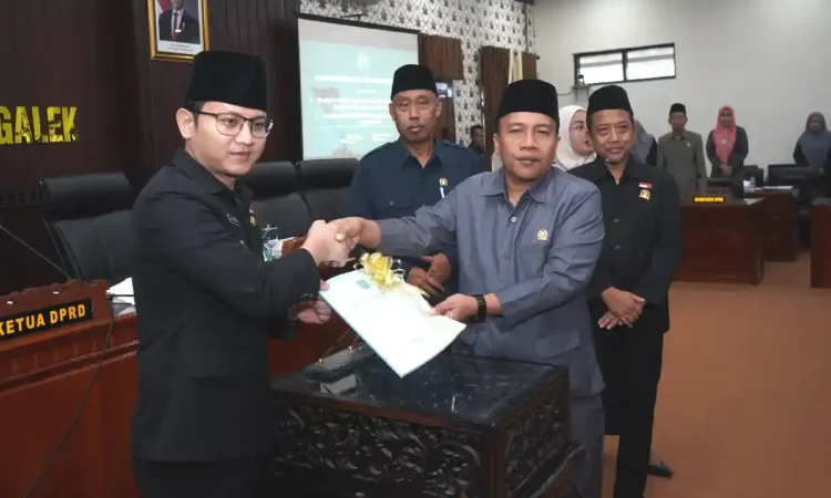 Perubahan APBD Trenggalek 2025 Disahkan, Tercatat Belanja Capai Rp 2 Triliun
