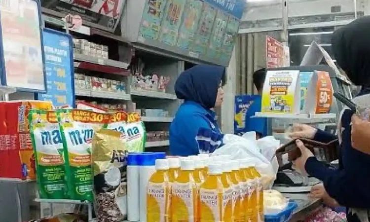 Polisi Buru Pelaku Pencurian Minimarket Indomaret di Trenggalek