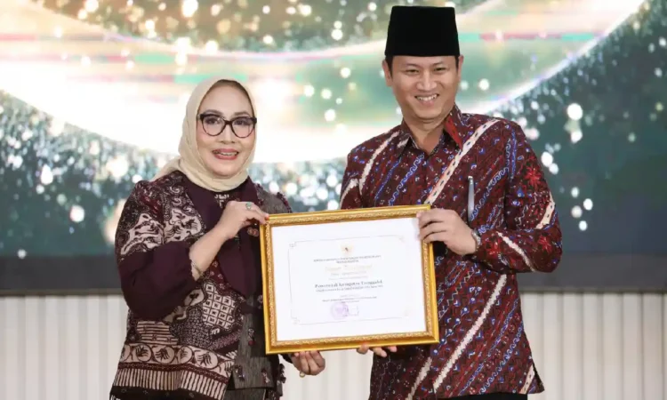 Trenggalek Raih Penghargaan Kabupaten Layak Anak Kategori Utama 2025