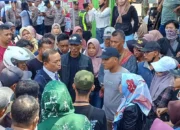 Ratusan Anggota Koperasi Madani Longmarch Menuju Polres Trenggalek
