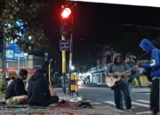 Pengunjung dan Pedagang Pasar Pon Trenggalek Mengeluh Diserbu Pengamen dan Pengemis
