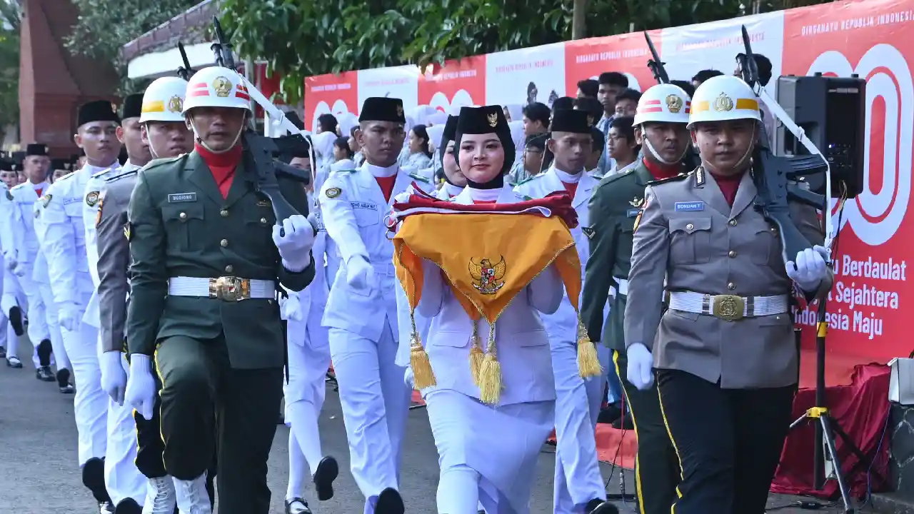 Pembawa Baki HUT RI Ke-80 Trenggalek